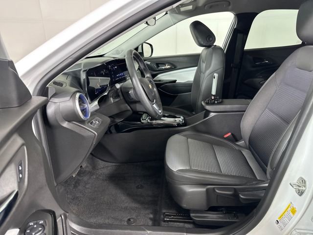 Used 2024 Chevrolet Trax LT w/ Driver Confidence Package image 11