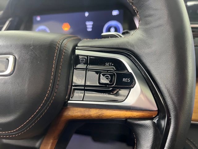 Used 2023 Jeep Grand Cherokee Summit AWD/4WD image 22