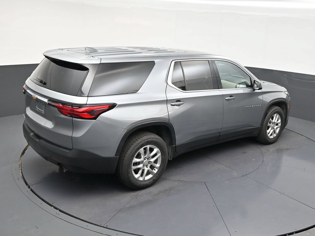 Used 2023 Chevrolet Traverse LS FWD image 16