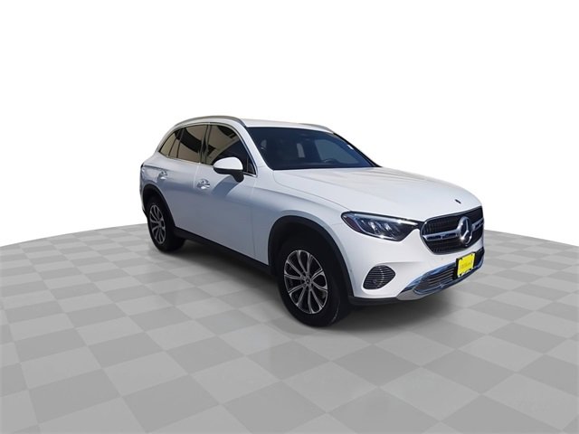 Used 2024 Mercedes-Benz GLC 300 4MATIC image 2