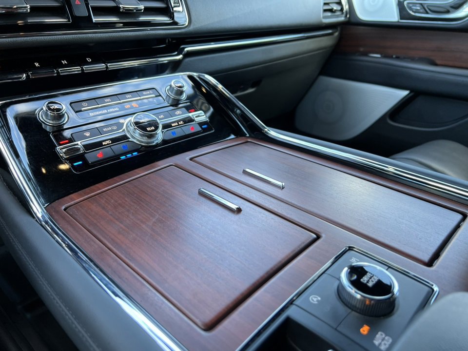 Used 2022 Lincoln Navigator L Reserve image 30