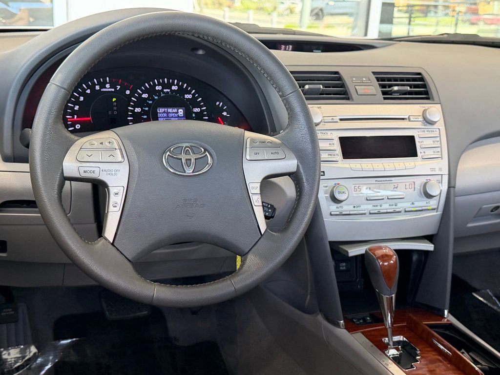 Used 2011 Toyota Camry XLE w/ XLE Extra-Value Pkg #2 image 30