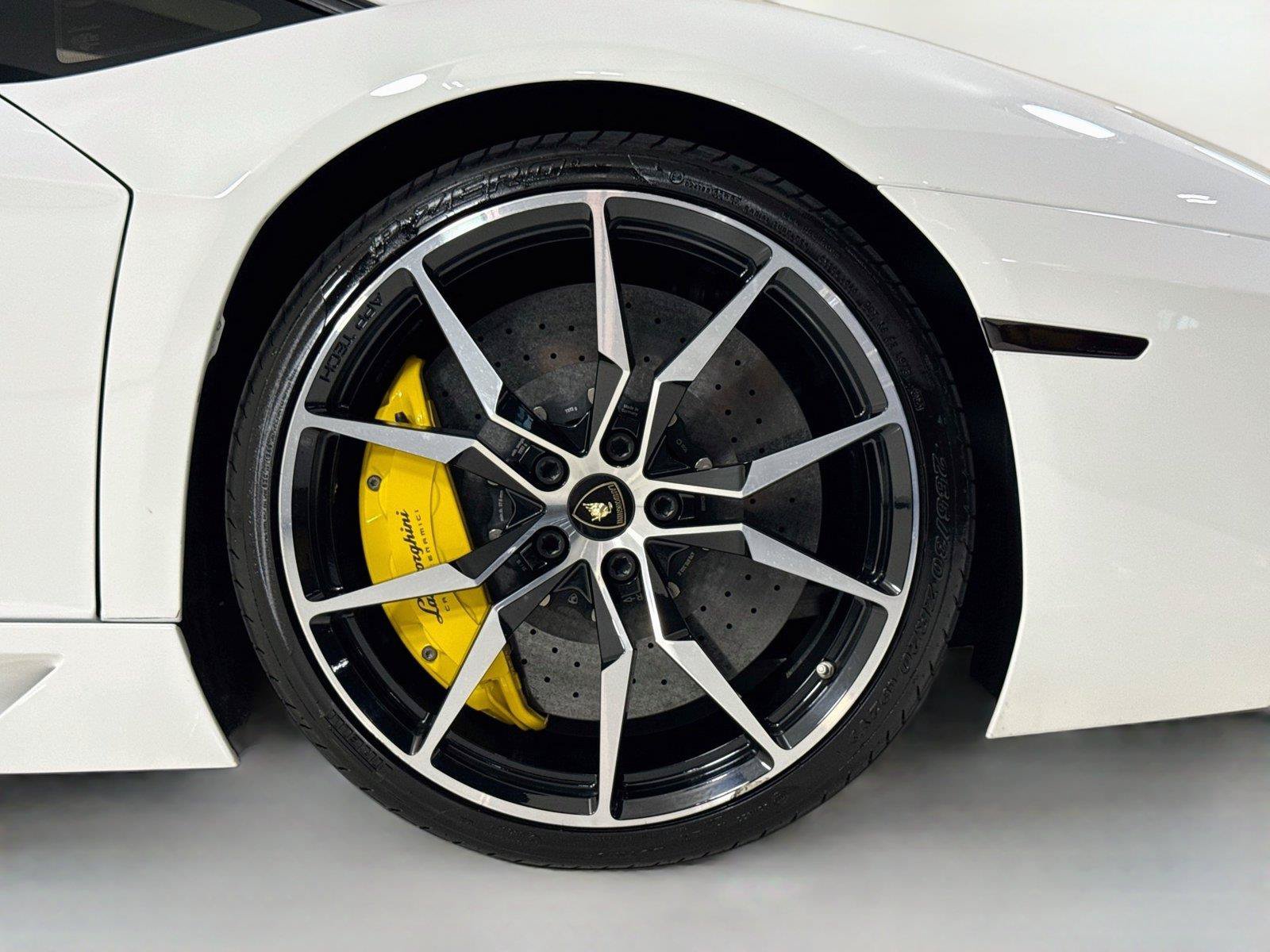 Used 2017 Lamborghini Aventador LP 700-4 AWD/4WD image 36
