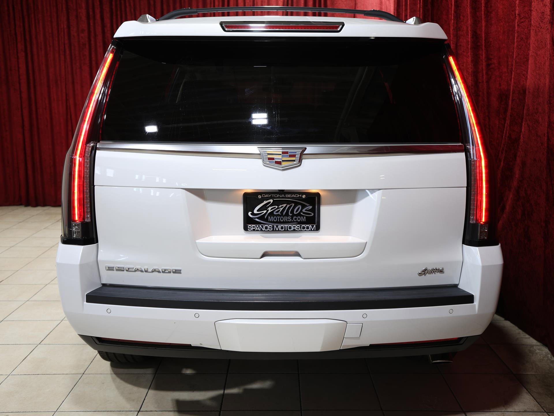 Used 2016 Cadillac Escalade Platinum AWD/4WD image 10