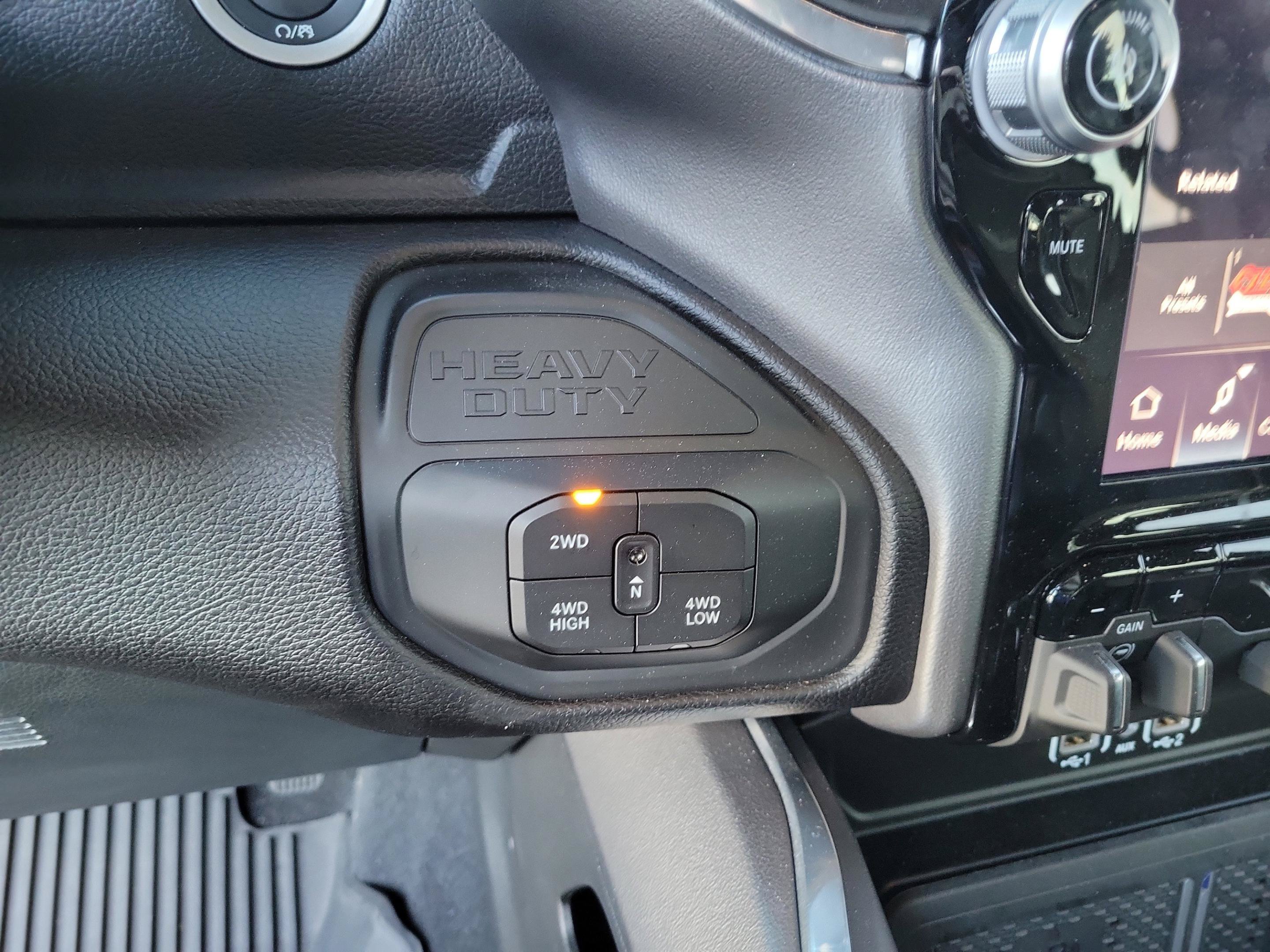 Used 2025 RAM 2500 Laramie w/ Night Edition AWD/4WD image 19