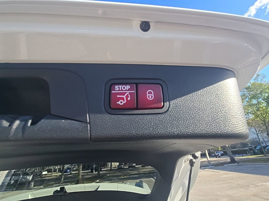 Used 2022 Mercedes-Benz GLC 300 4MATIC w/ Multimedia Package Lite image 30