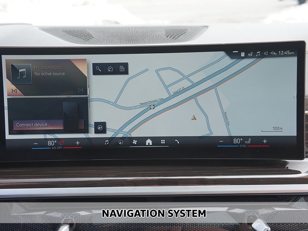 Used 2024 BMW X7 xDrive40i w/ Premium Package image 3