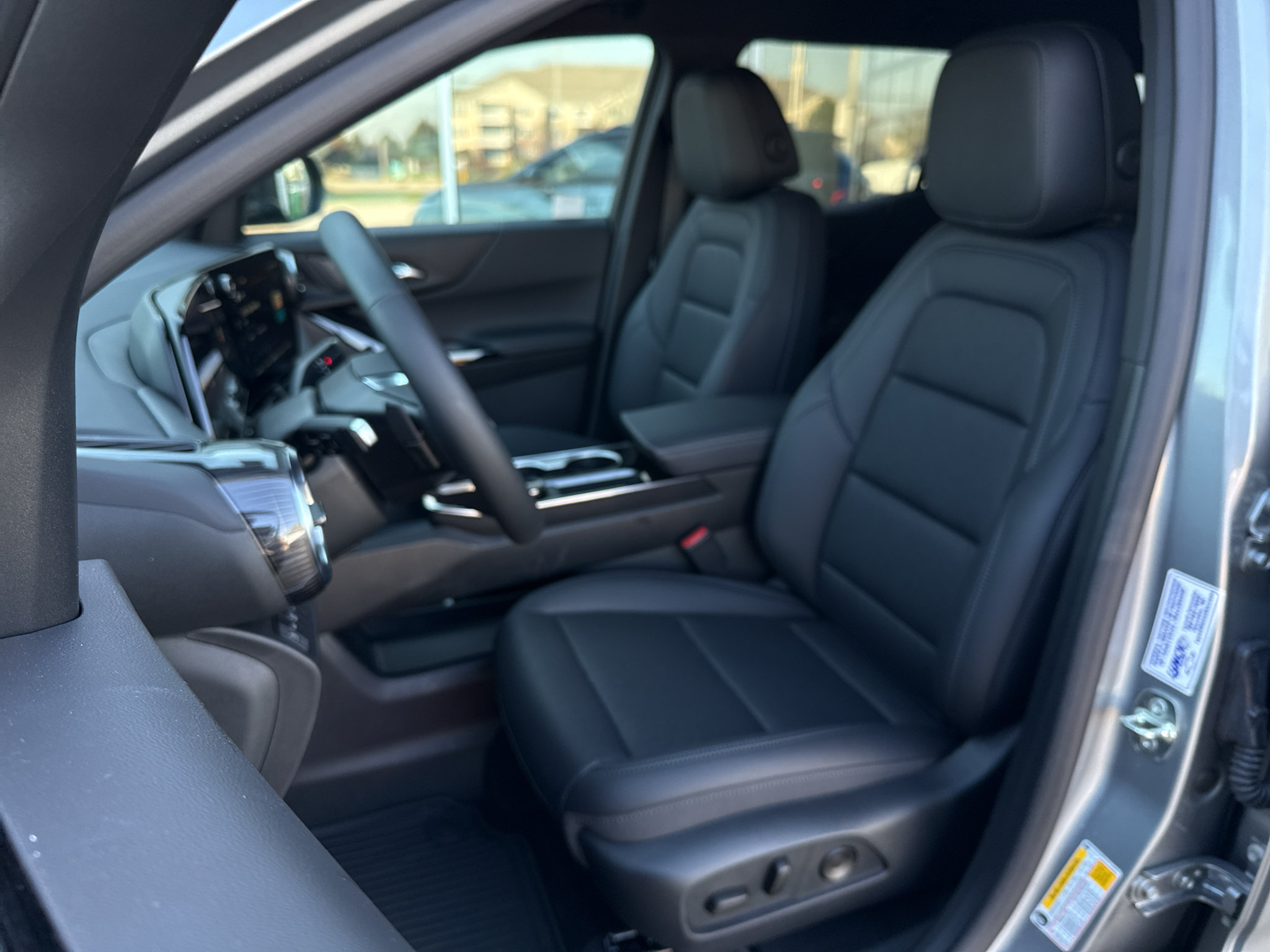 New 2027 Chevrolet Equinox LT w/ Convenience Package II AWD/4WD image 10