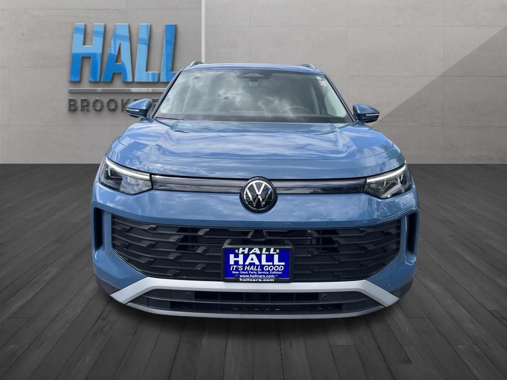 Certified 2025 Volkswagen Tiguan SE w/ Panoramic Sunroof Package AWD/4WD image 9
