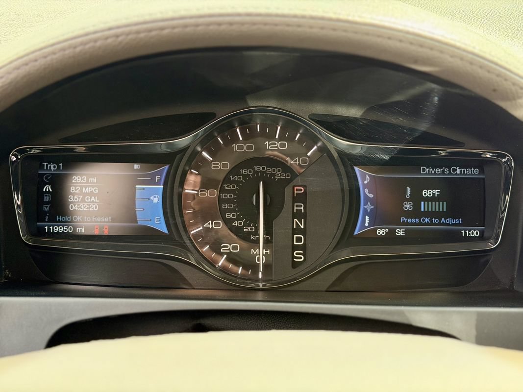 Used 2013 Lincoln MKX AWD image 17