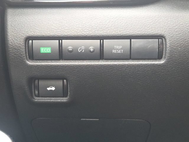 Used 2025 Nissan Sentra SR FWD image 21