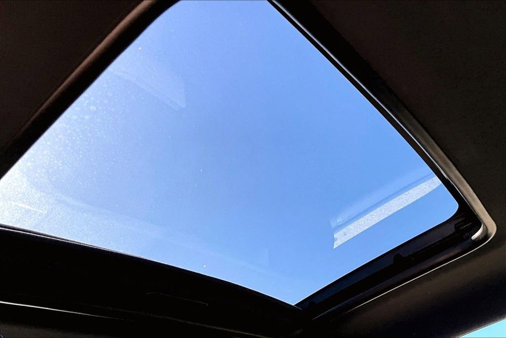 Used 2021 Chevrolet Camaro LT w/ RS Package image 15