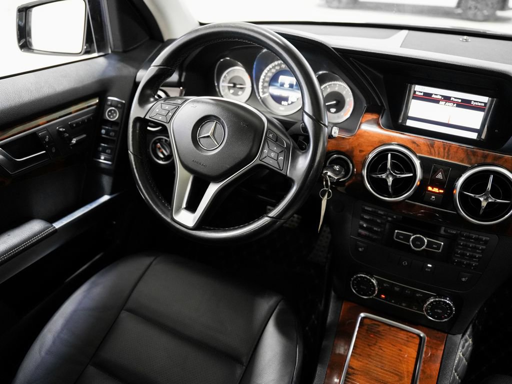 Used 2013 Mercedes-Benz GLK 350 4MATIC image 11
