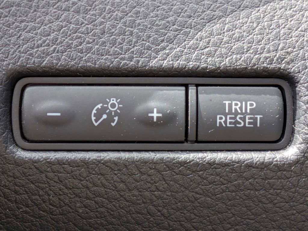 Used 2019 Nissan Rogue SV image 31