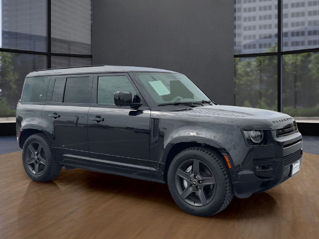 Certified 2024 Land Rover Defender 110 X-Dynamic SE AWD/4WD image 3