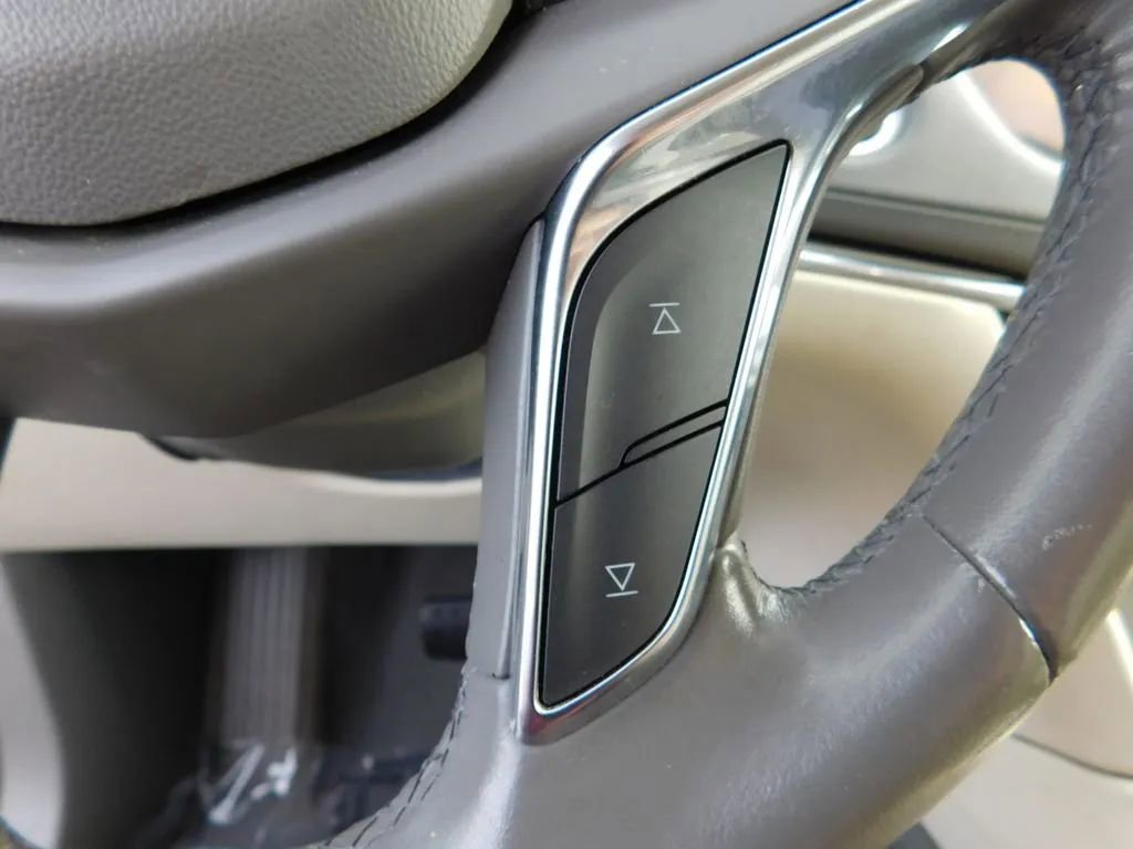 Used 2019 Cadillac XT5 Luxury image 30