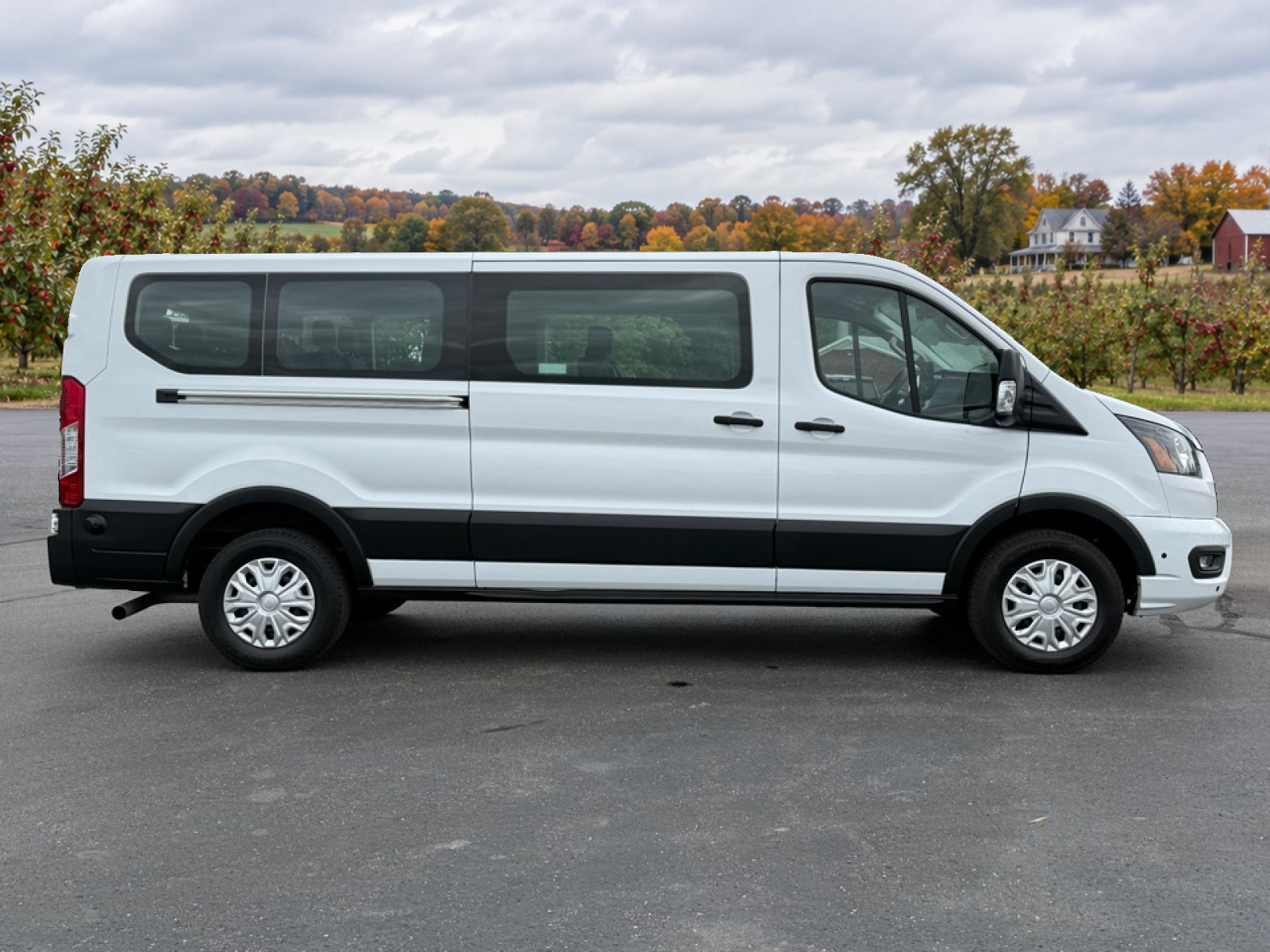 Used 2024 Ford Transit 350 XLT RWD image 9