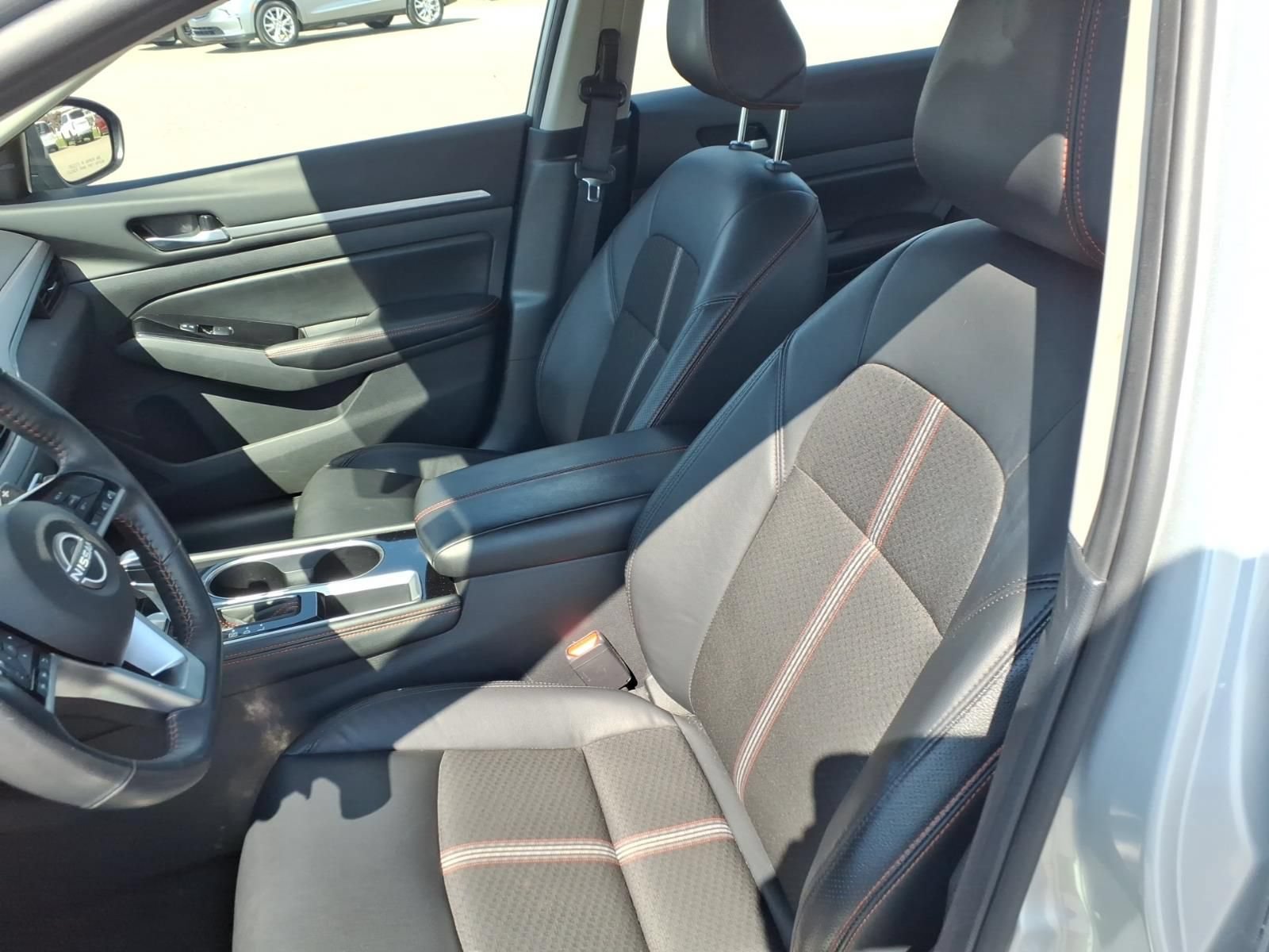 Used 2024 Nissan Altima 2.5 SR FWD image 16