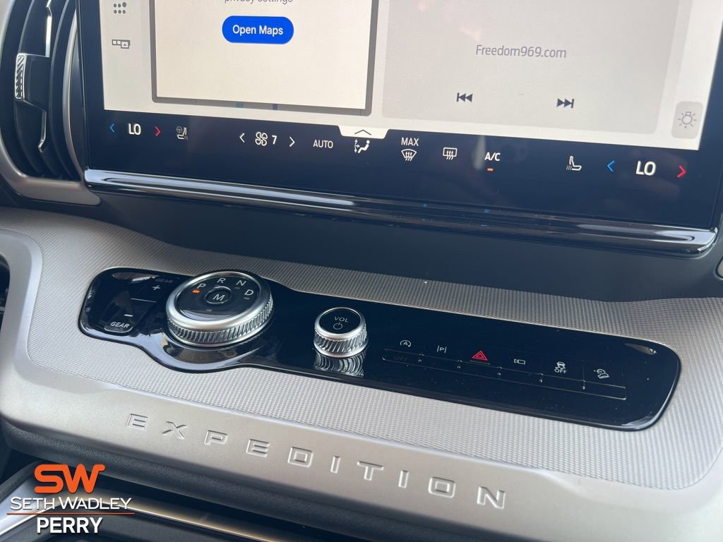 New 2025 Ford Expedition Active image 21