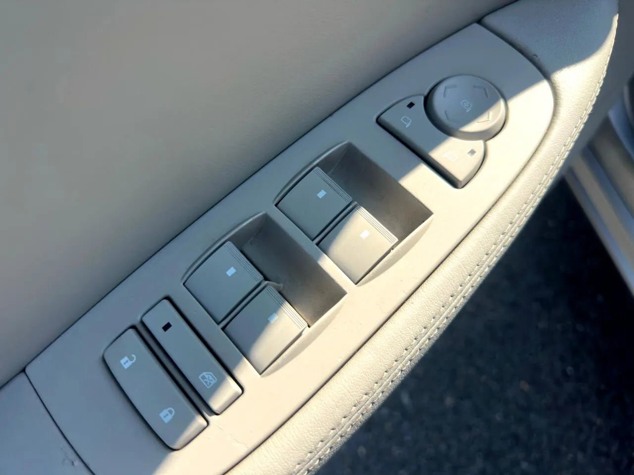 Used 2006 Cadillac DTS Performance w/ Sun And Sound Package image 14