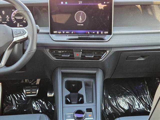 New 2026 Volkswagen Tiguan SE R-Line FWD image 13