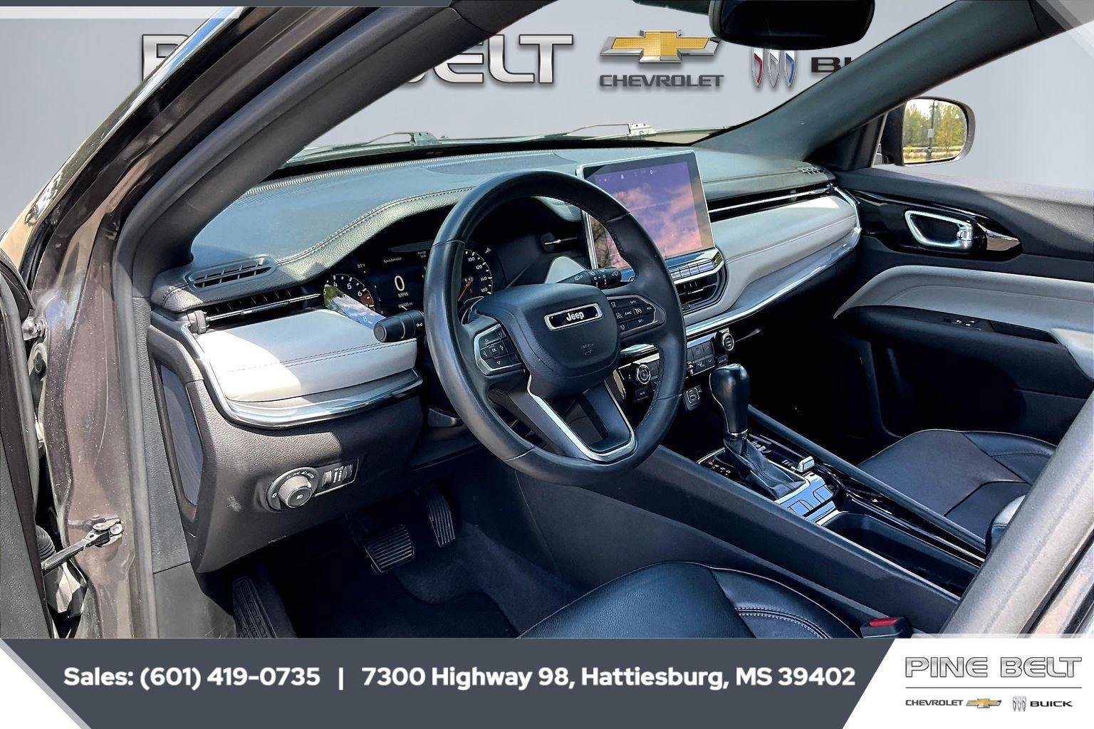 Used 2023 Jeep Compass Limited image 12