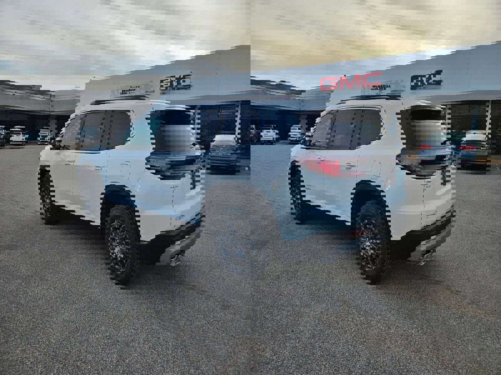 New 2026 GMC Acadia Elevation image 3