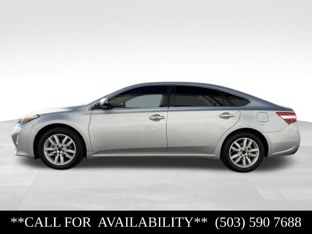 Used 2013 Toyota Avalon XLE FWD image 2