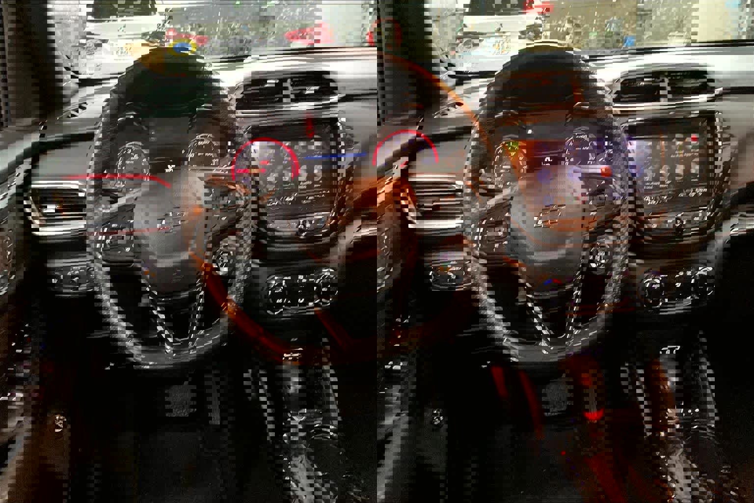 Used 2022 Chevrolet TrailBlazer RS w/ Sun and Liftgate Package image 8