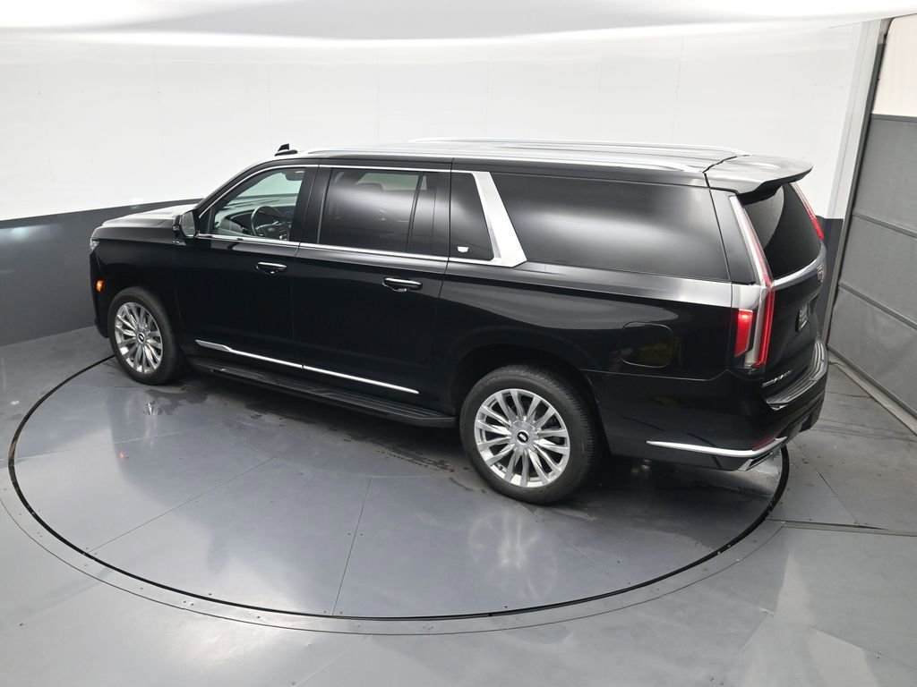Used 2022 Cadillac Escalade ESV Premium Luxury image 31