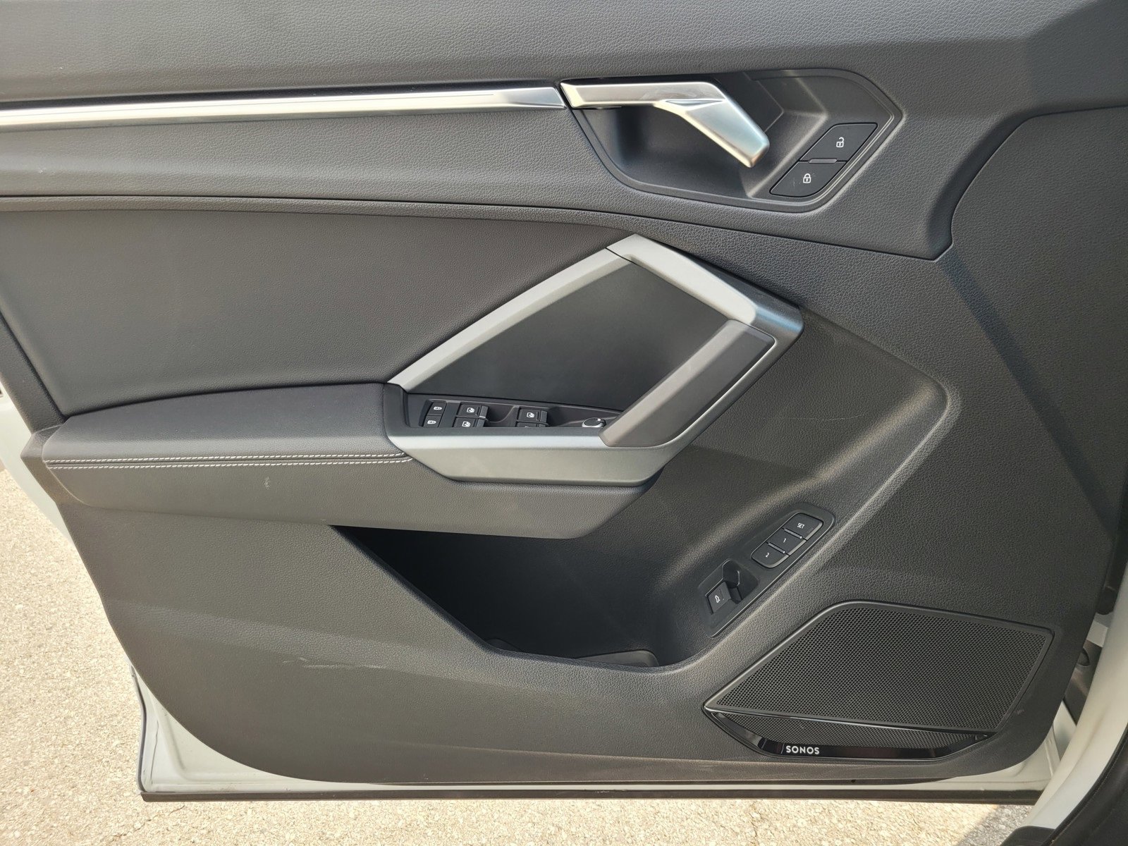 Used 2024 Audi Q3 2.0T Premium Plus w/ Premium Plus Package image 29