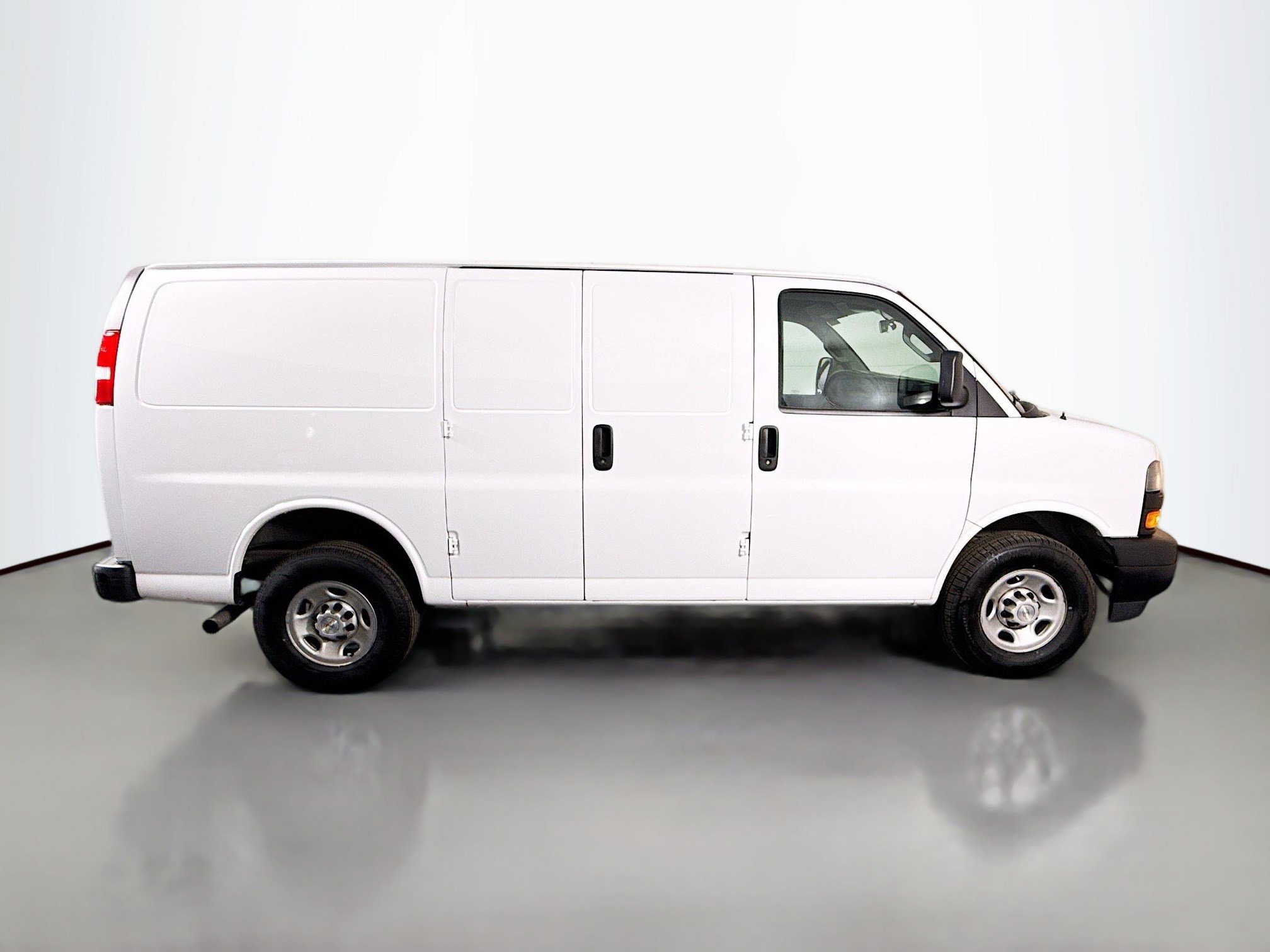 Used 2022 Chevrolet Express 2500 image 11