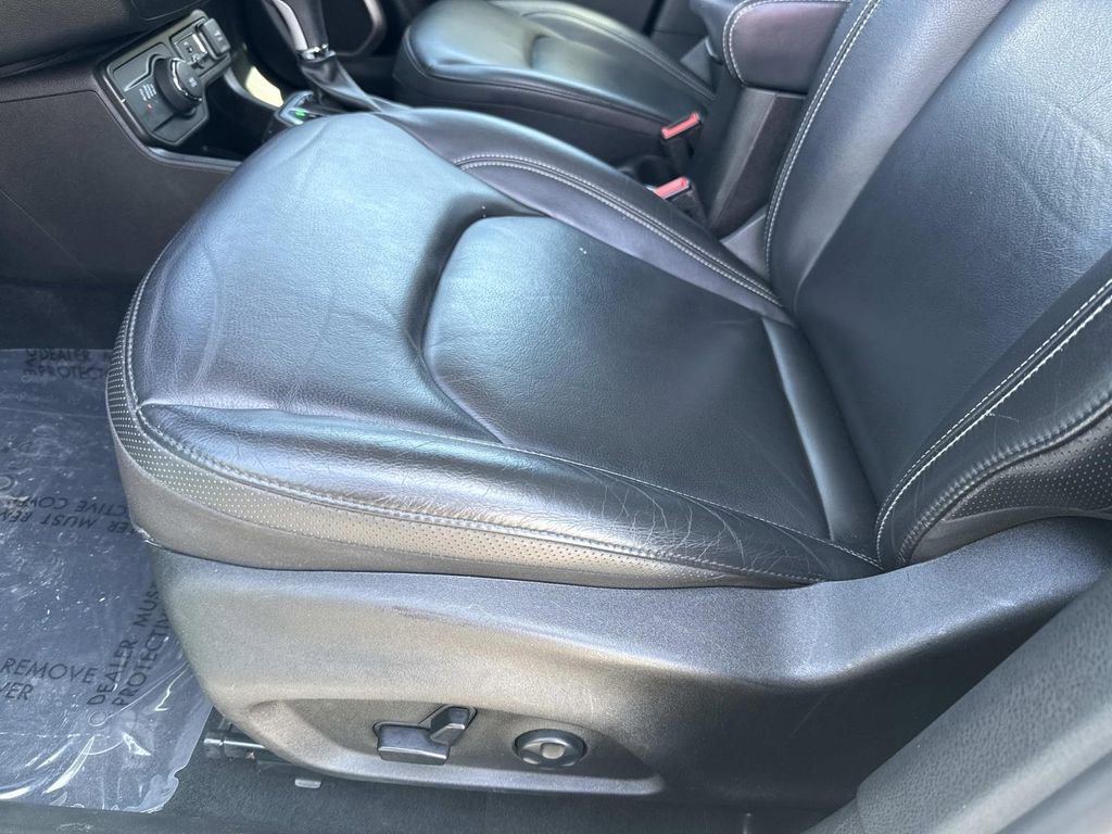 Used 2021 Jeep Renegade Limited AWD/4WD image 24