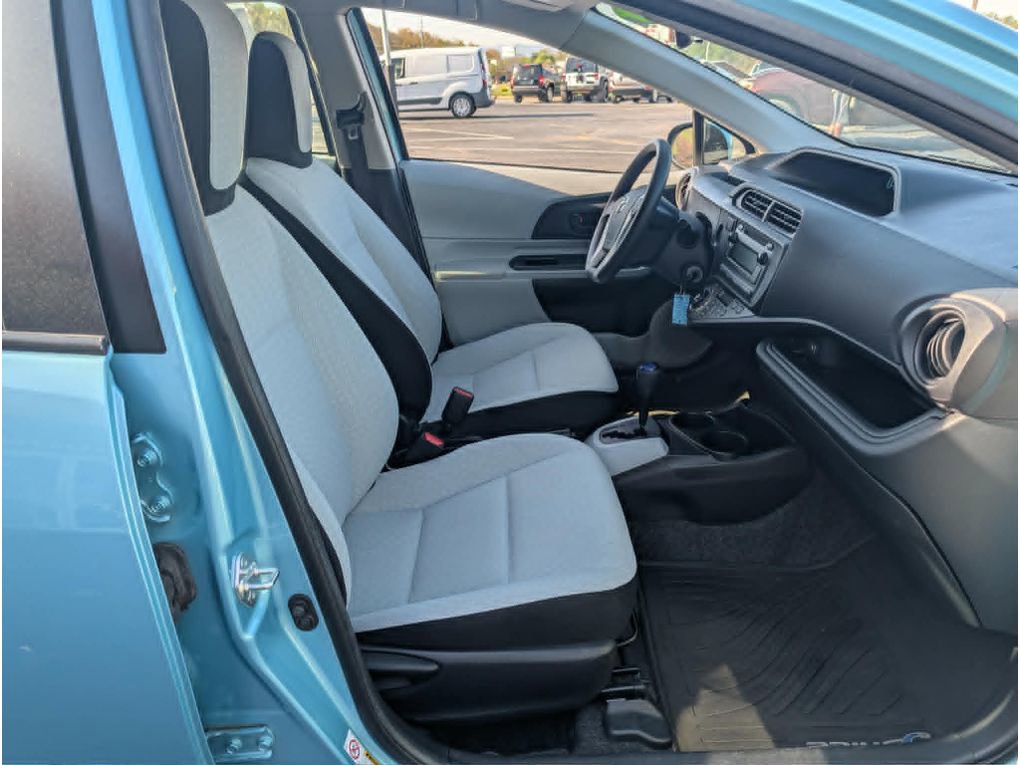 Used 2014 Toyota Prius C One image 10