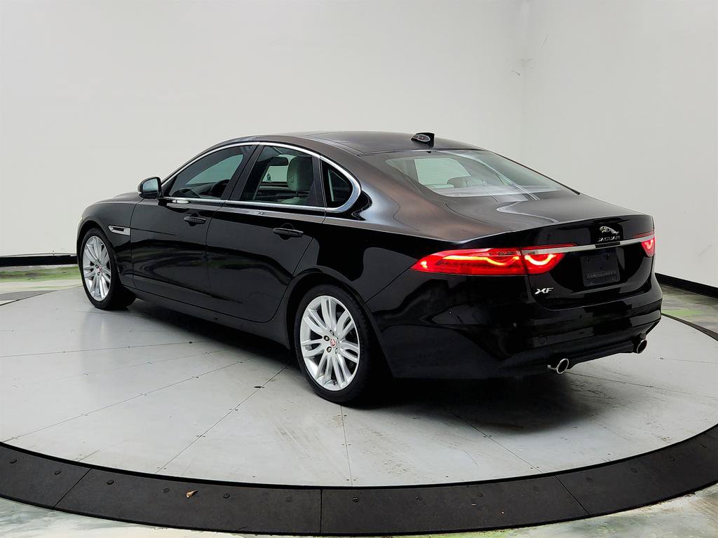Used 2016 Jaguar XF Prestige RWD image 7
