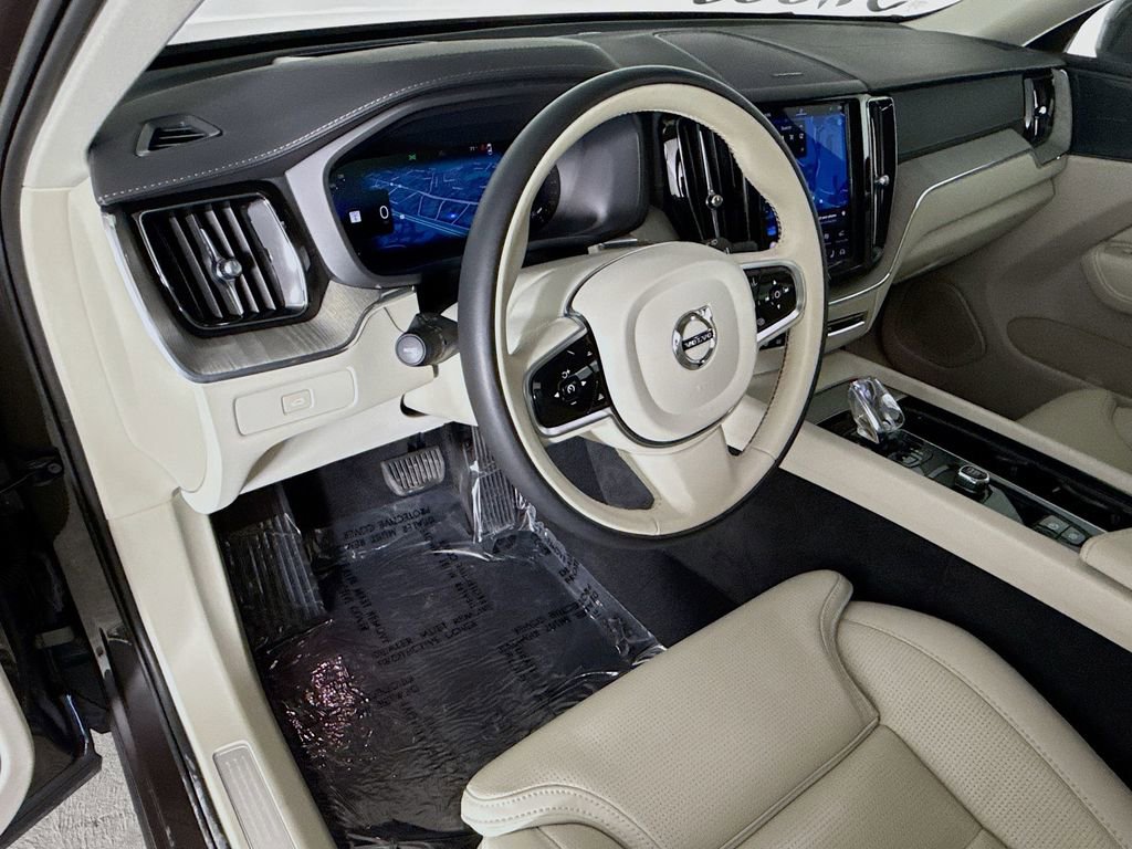 Certified 2023 Volvo XC60 B5 Ultimate FWD image 9