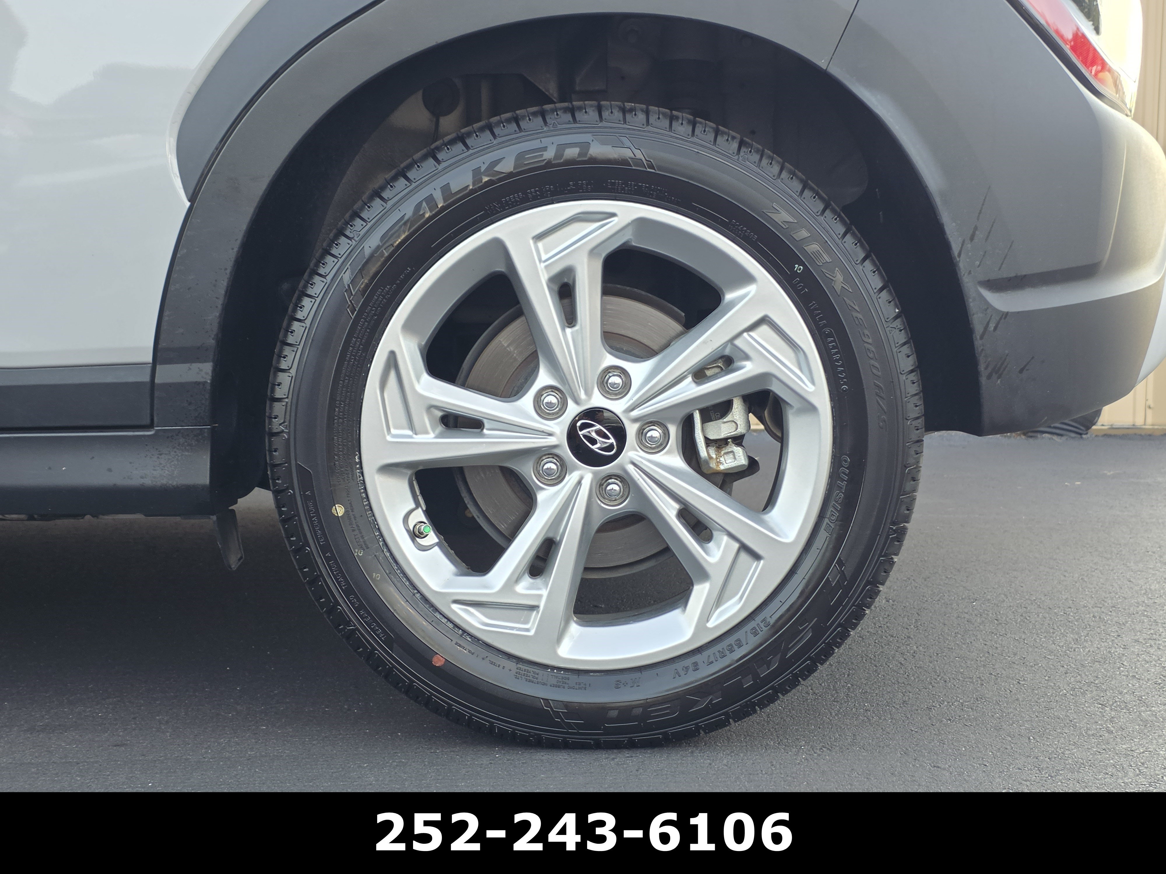 Used 2023 Hyundai Kona SEL AWD/4WD image 40