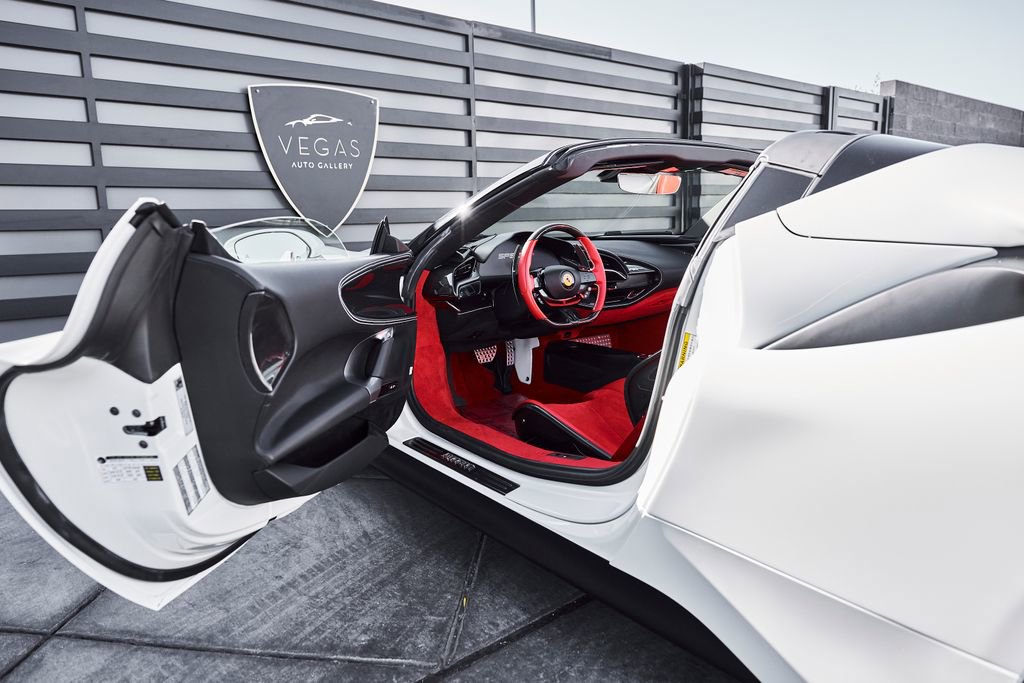 Used 2025 Ferrari SF90 Spider AWD/4WD image 33
