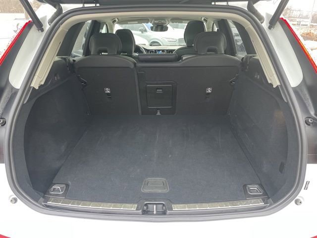 Certified 2025 Volvo XC60 B5 Plus image 10