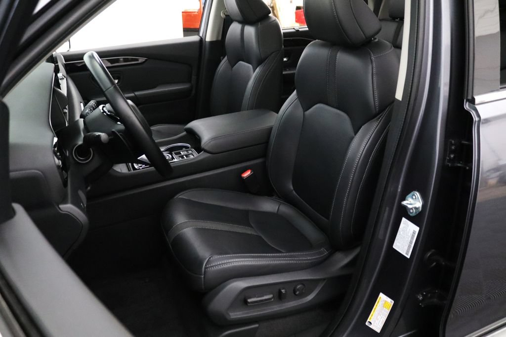 Used 2024 Honda Pilot Touring image 2