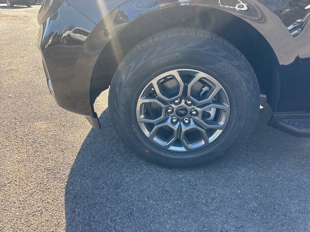 New 2026 Ford Expedition Active image 16