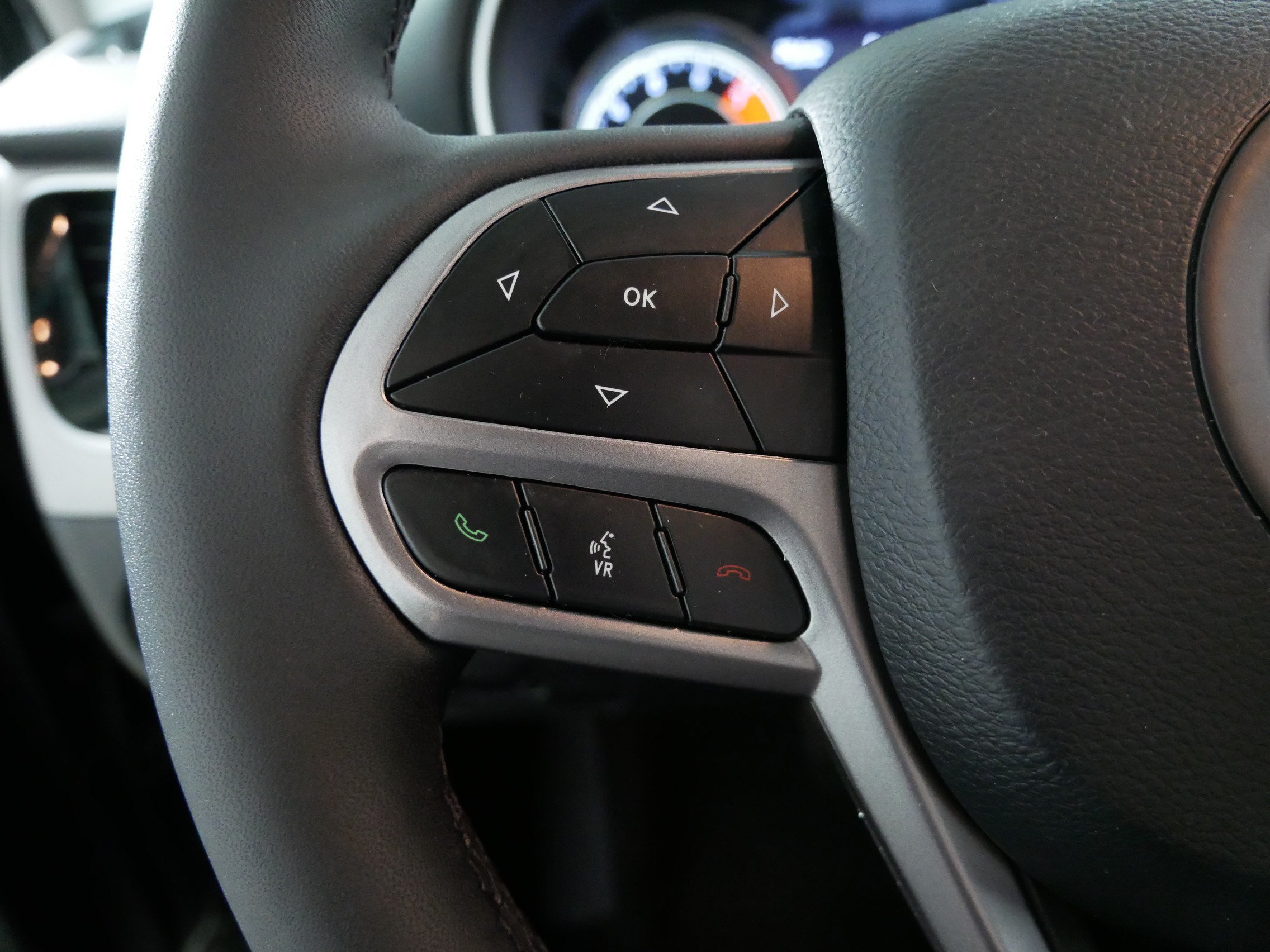 Used 2022 Jeep Cherokee Limited image 27
