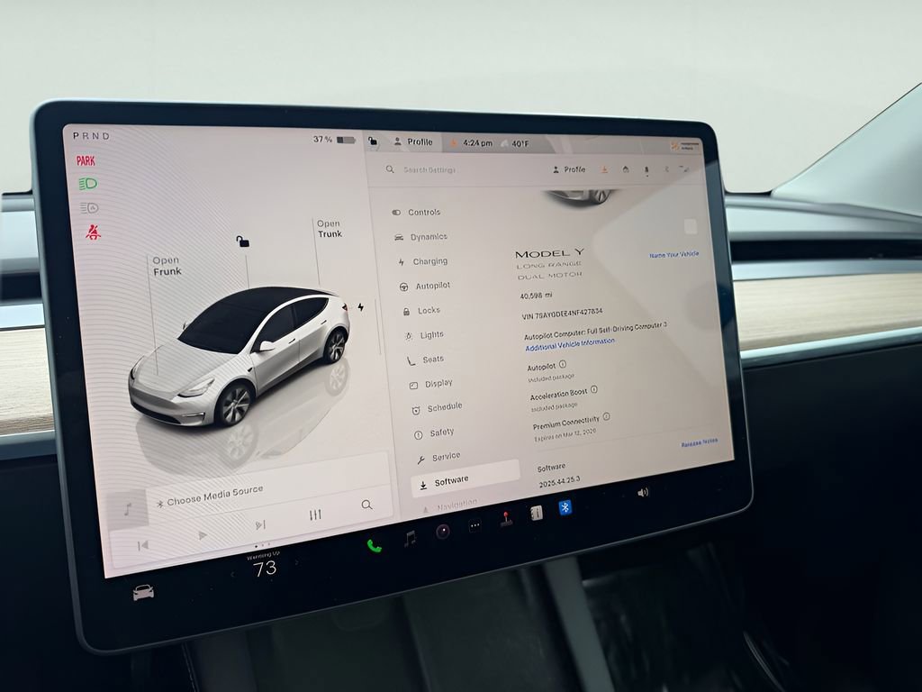 Used 2022 Tesla Model Y Long Range image 19