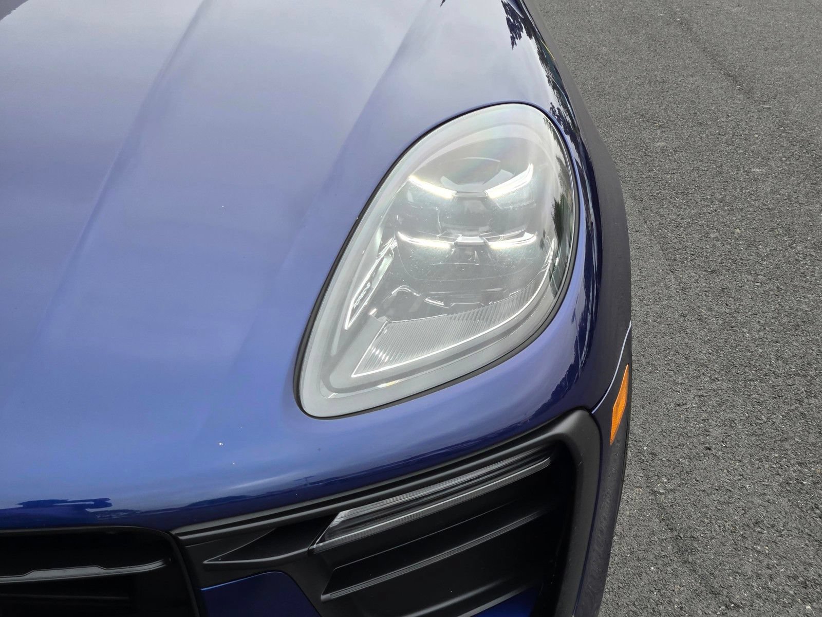 Used 2024 Porsche Macan AWD/4WD image 12