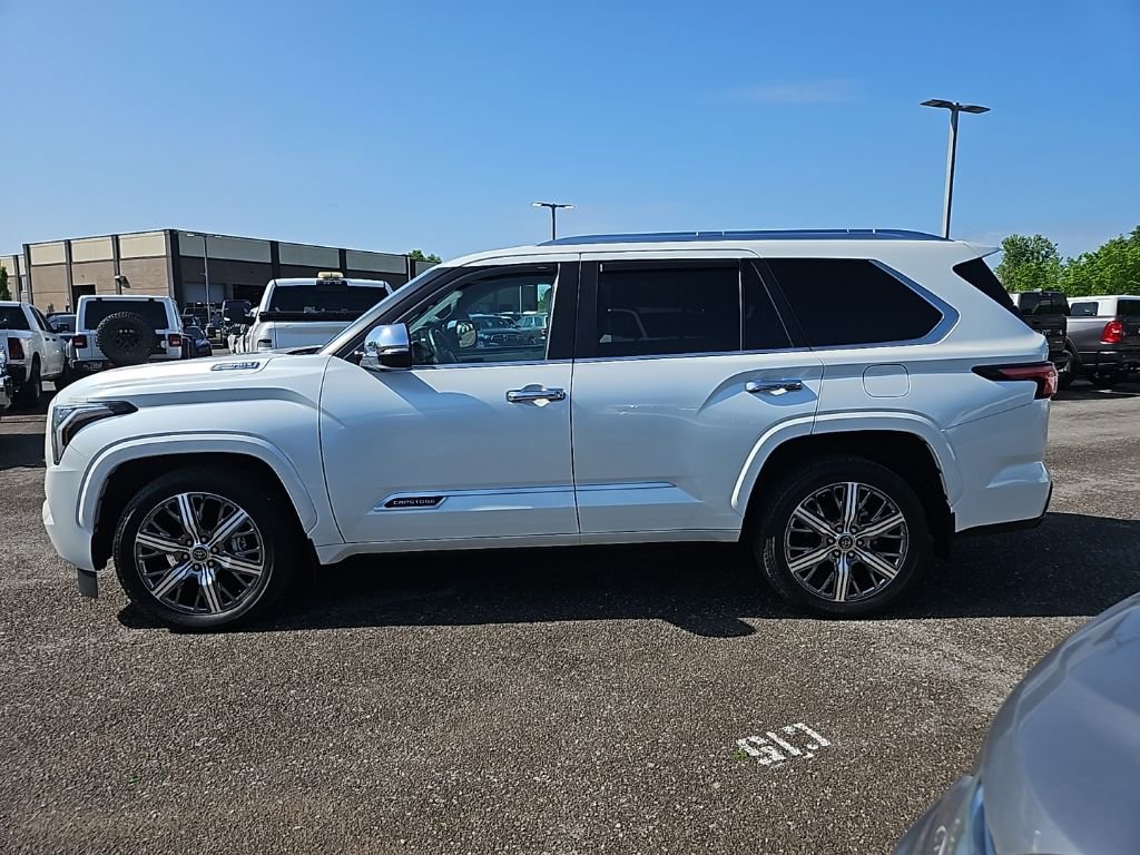 Used 2024 Toyota Sequoia Capstone image 4