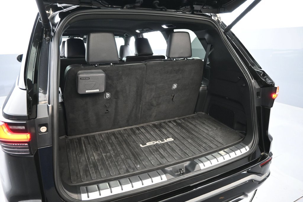 Used 2025 Lexus TX 500h AWD w/ Technology Package image 25
