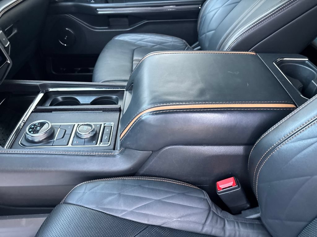 Used 2022 Ford Expedition Max Platinum AWD/4WD image 22
