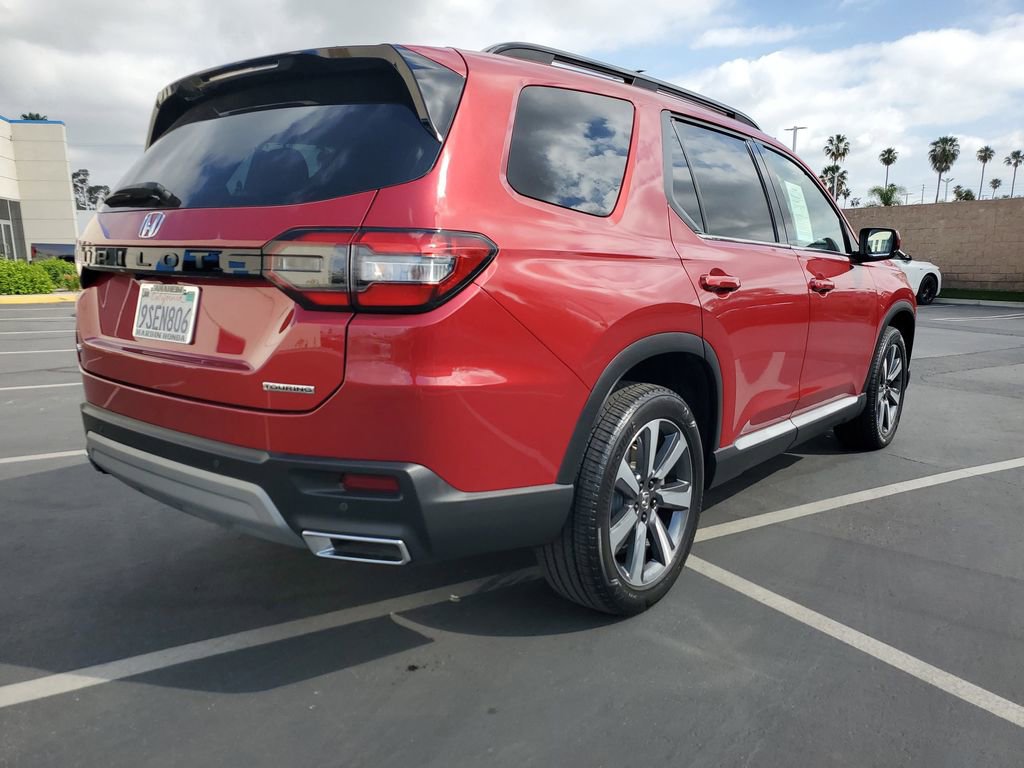 Certified 2025 Honda Pilot Touring image 5