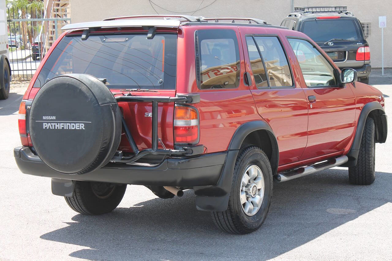 Used 1996 Nissan Pathfinder SE image 5