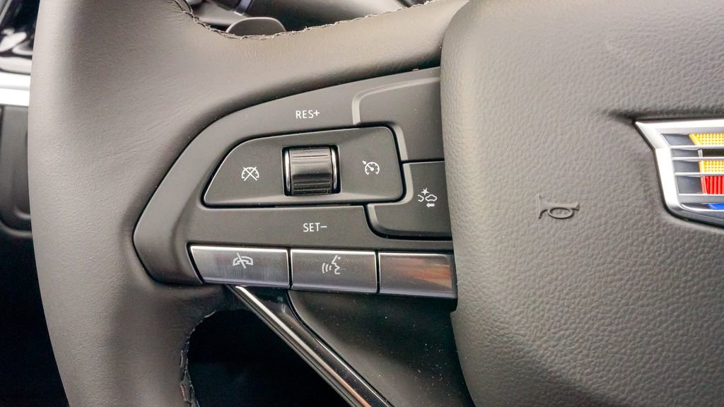 Certified 2025 Cadillac XT6 Luxury image 35